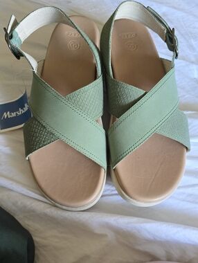 keen sandals